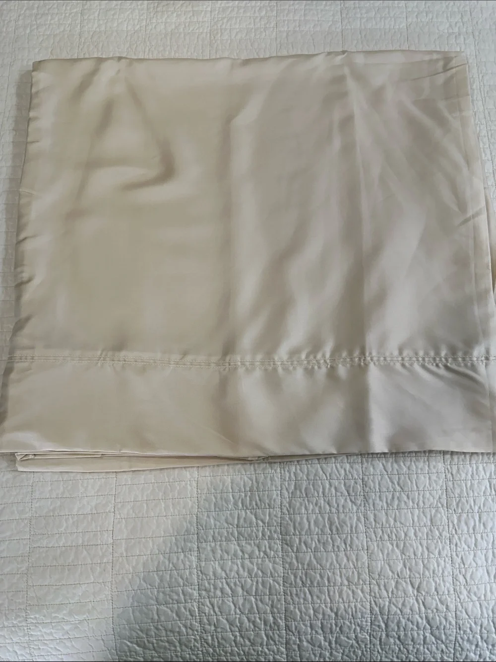 Sleep Number Lot of 3 King Sized Neutral Cream Pillowcase Soft Satin Finish